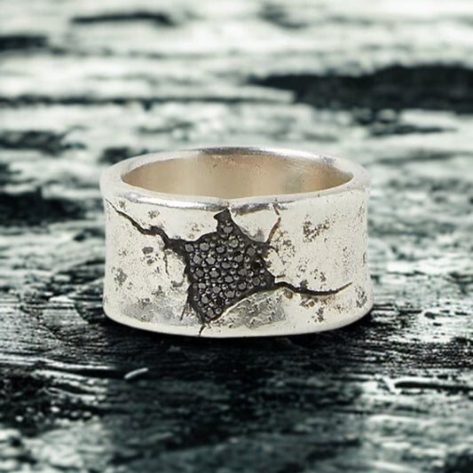 Cracked Faceted Band