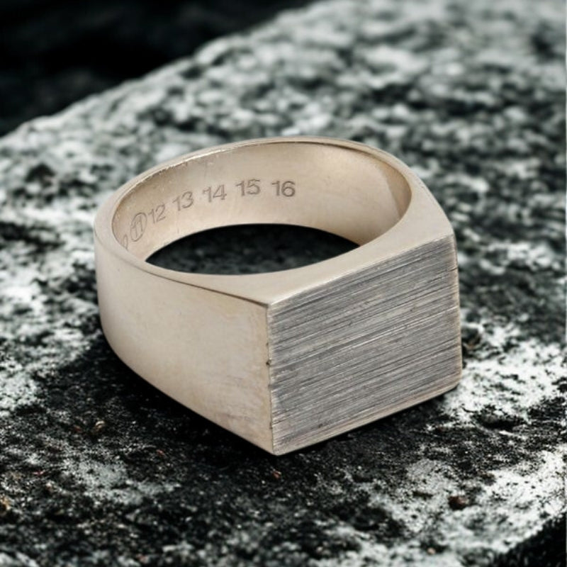 Urban Block-Signet Ring