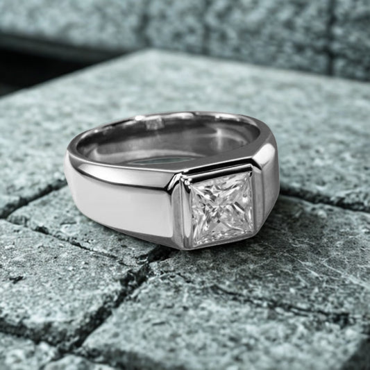 Linear Glow - Moissanite Diamond Ring